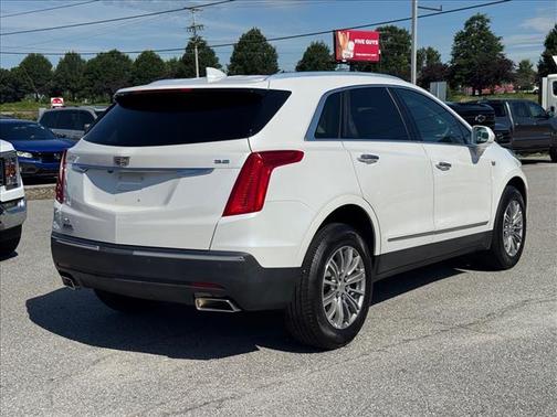 Crystal White 2019 Cadillac XT5 Luxury