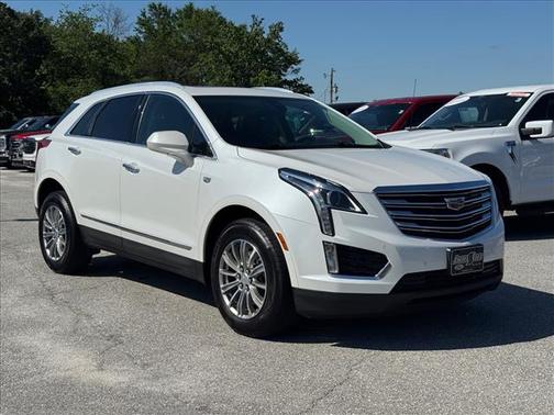 Crystal White 2019 Cadillac XT5 Luxury