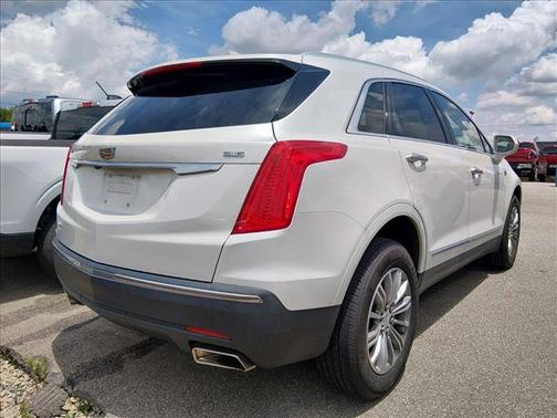 Crystal White 2019 Cadillac XT5 Luxury
