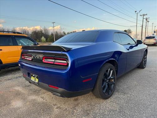 2022 Dodge Challenger SXT