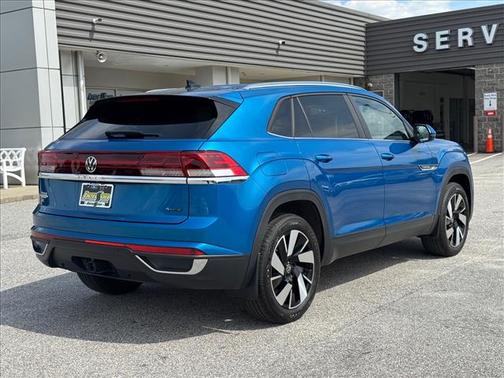 Kingfisher Blue 2024 Volkswagen Atlas Cross Sport 2.0T SE w/Technology