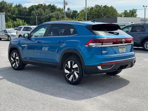 Kingfisher Blue 2024 Volkswagen Atlas Cross Sport 2.0T SE w/Technology