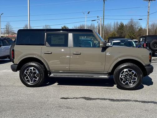 2025 Ford Bronco Outer Banks