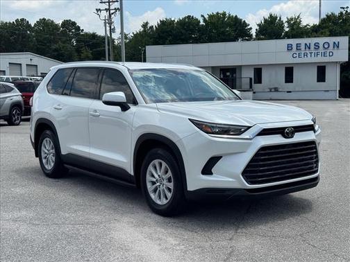 Pearl 2024 Toyota Grand Highlander XLE