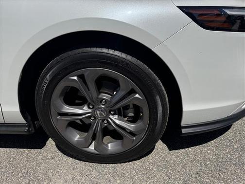 White 2024 Honda Accord EX