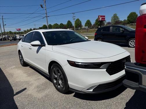 White 2024 Honda Accord EX
