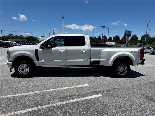 White Metallic 2026 Ford F-350 Platinum