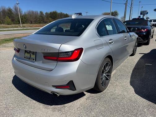 2019 BMW 330 i