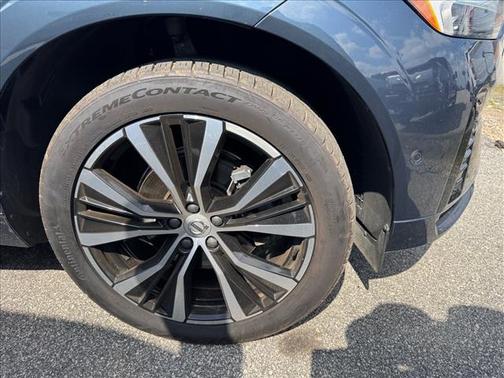 2023 Volvo XC60 B5 Plus Dark Theme