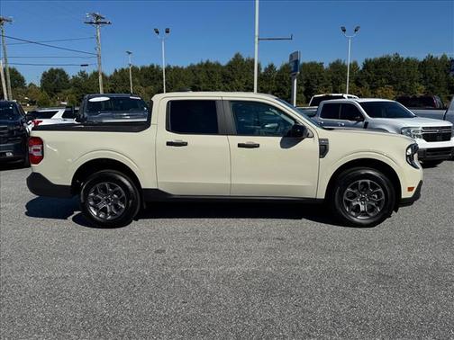 Desert Sand 2025 Ford Maverick XLT