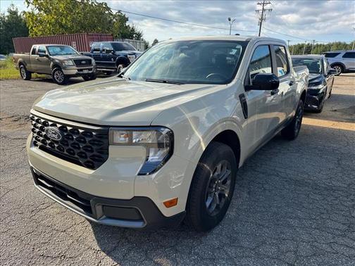 Desert Sand 2025 Ford Maverick XLT