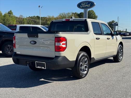 Desert Sand 2025 Ford Maverick XLT
