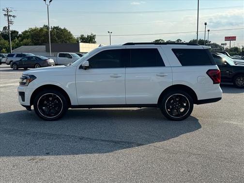 White Metallic 2023 Ford Expedition Limited