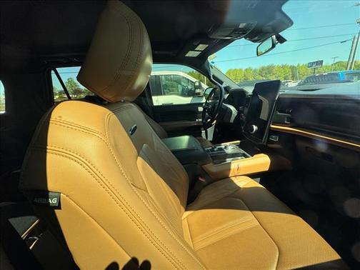 White Metallic 2023 Ford Expedition Platinum