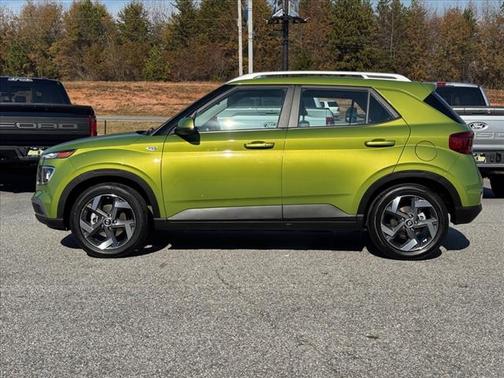 2024 Hyundai VENUE SEL