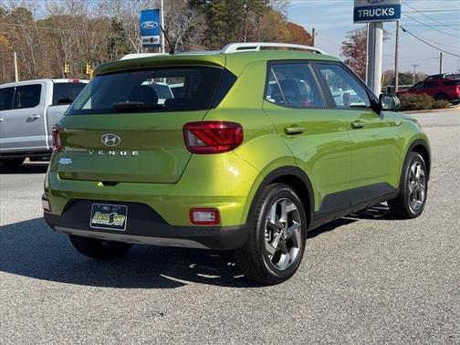 2024 Hyundai VENUE SEL