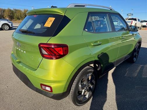 2024 Hyundai VENUE SEL