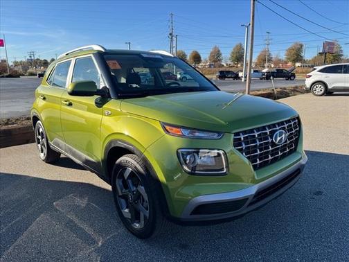 2024 Hyundai VENUE SEL