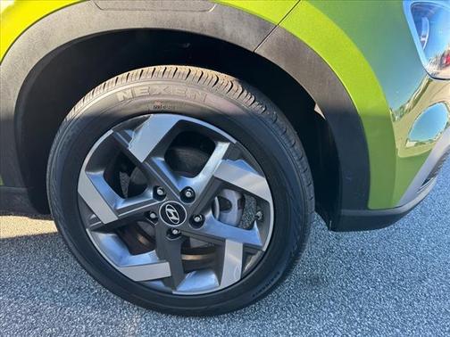 2024 Hyundai VENUE SEL