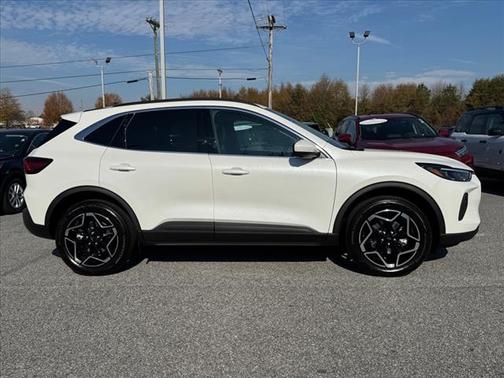 2026 Ford Escape Platinum