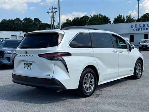 2021 Toyota Sienna XLE
