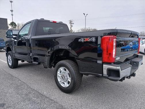 Agate Black 2025 Ford F-250 XLT