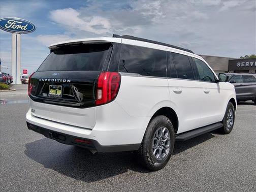 Oxford White 2025 Ford Expedition Active