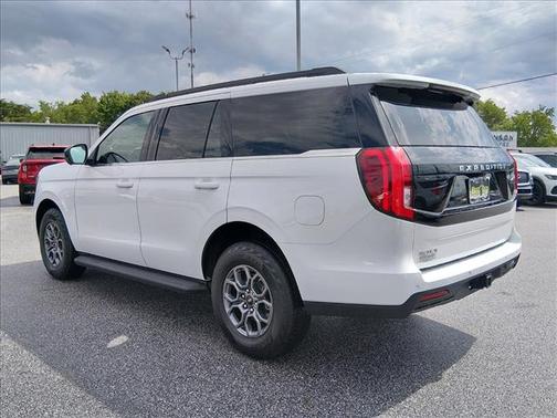 Oxford White 2025 Ford Expedition Active