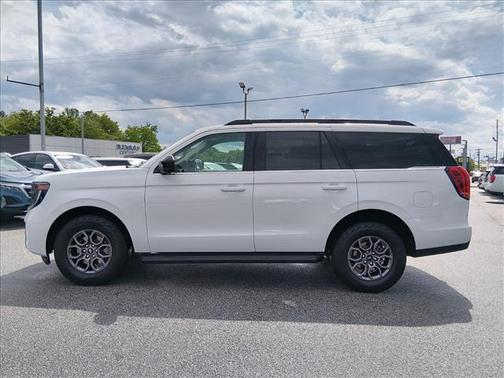 Oxford White 2025 Ford Expedition Active