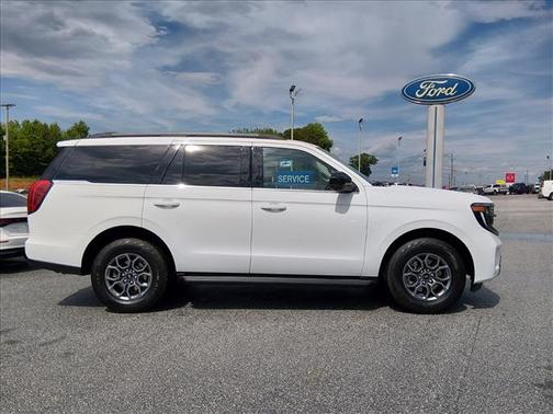 Oxford White 2025 Ford Expedition Active