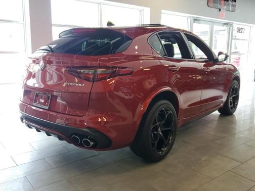 2018 Alfa Romeo Stelvio Quadrifoglio