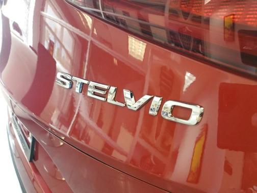 2018 Alfa Romeo Stelvio Quadrifoglio