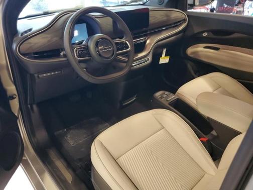 2025 FIAT 500e Base