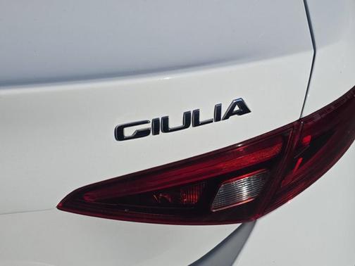 2022 Alfa Romeo Giulia Ti
