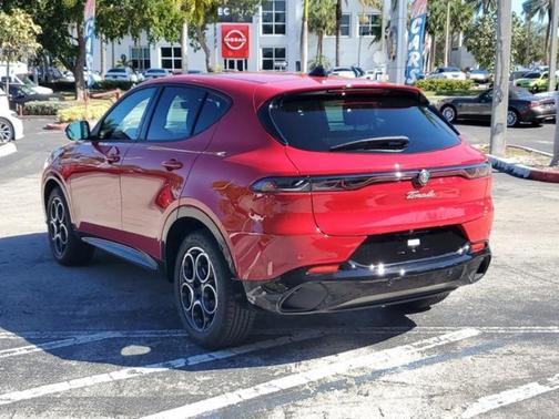2025 Alfa Romeo Tonale Base