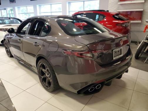 2024 Alfa Romeo Giulia Quadrifoglio