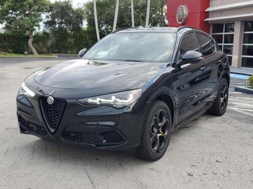 2025 Alfa Romeo Stelvio Intensa