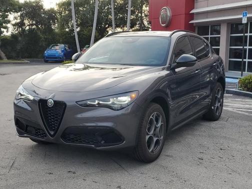 2025 Alfa Romeo Stelvio Base