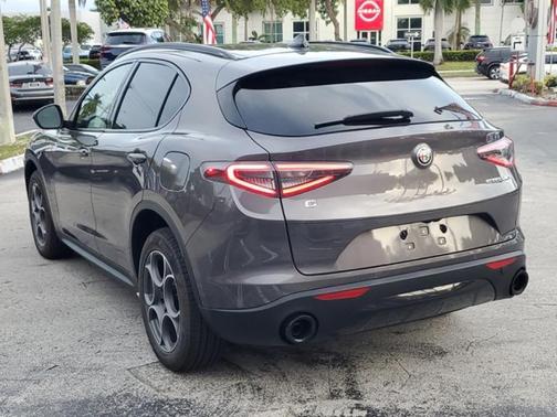 2025 Alfa Romeo Stelvio Base