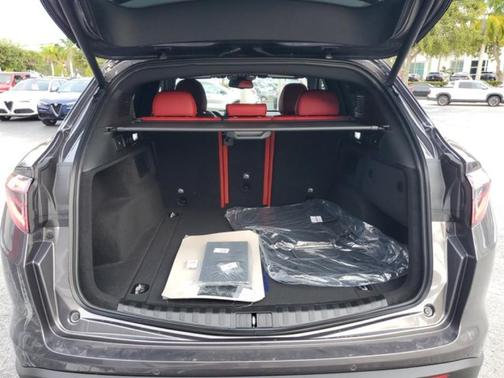 2025 Alfa Romeo Stelvio Base