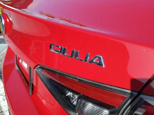 2025 Alfa Romeo Giulia Base