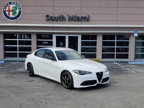 2025 Alfa Romeo Giulia Base