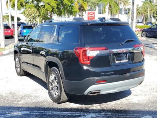 2023 GMC Acadia SLT