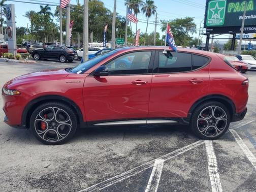 Rosso 2024 Alfa Romeo Tonale SPECIALE