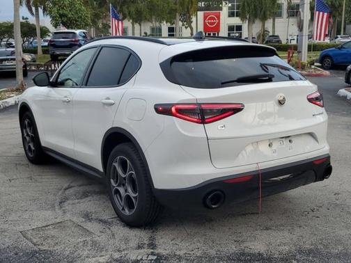 2025 Alfa Romeo Stelvio Base