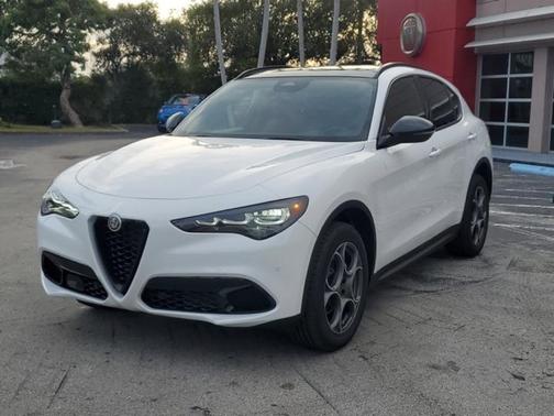 2025 Alfa Romeo Stelvio Base