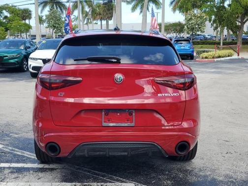 2022 Alfa Romeo Stelvio Veloce