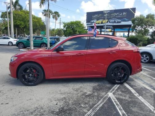 2022 Alfa Romeo Stelvio Veloce