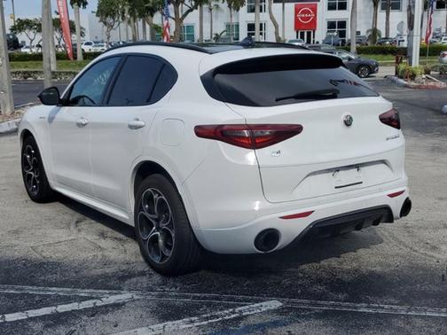 Alfa White 2022 Alfa Romeo Stelvio Ti
