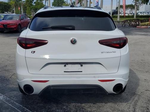 Alfa White 2022 Alfa Romeo Stelvio Ti